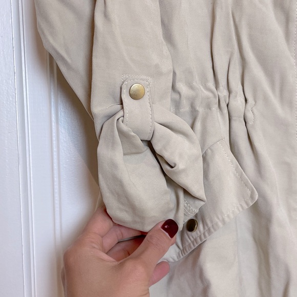 ZARA Lightweight Chic Jacket - Picture 7 of 9